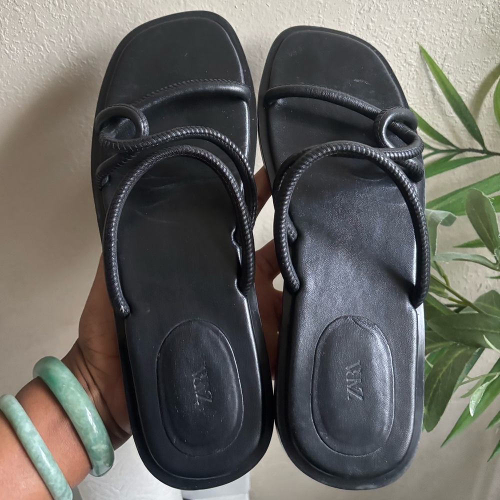 ZARA FLATS